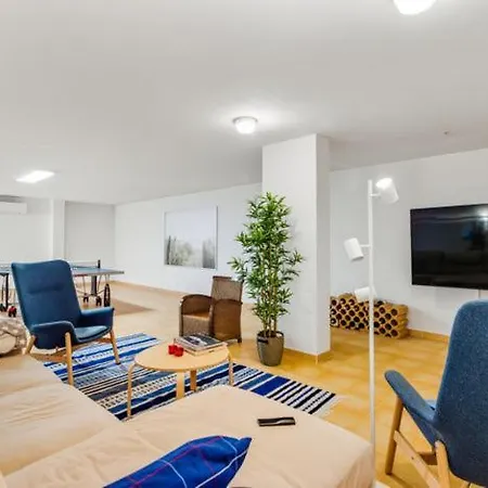Excellent Location Just Minutes From The Beaches ! Lagos