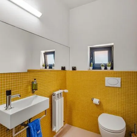 Excellent Location Just Minutes From The Beaches ! Penzion