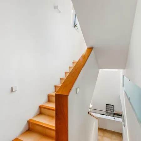 Excellent Location Just Minutes From The Beaches ! Penzion Lagos