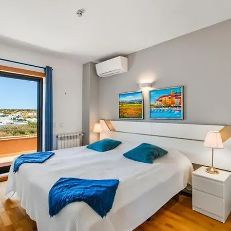 Excellent Location Just Minutes From The Beaches !